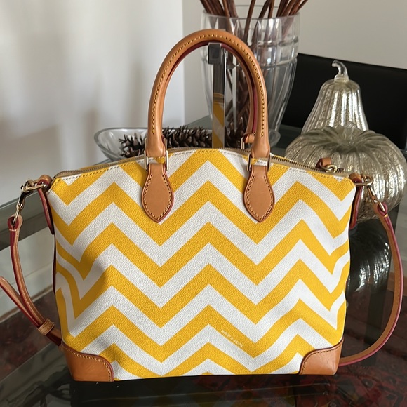 Dooney & Bourke Chevron Satchel Bag Handbag Purse - Picture 3 of 8
